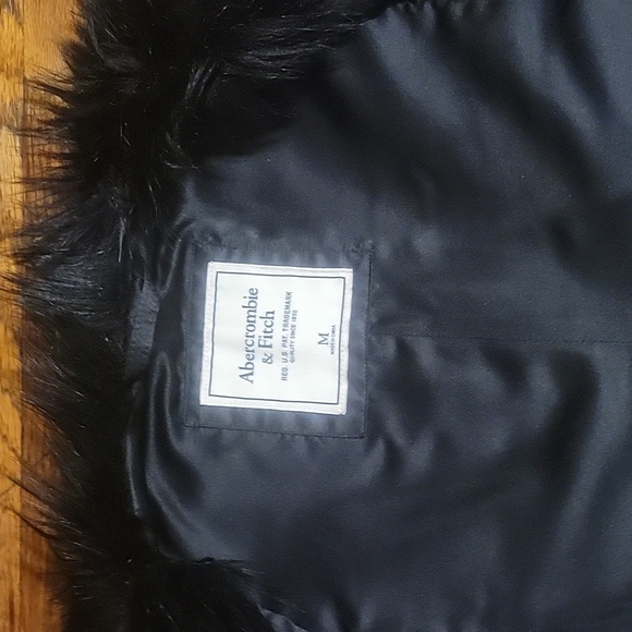 Abercrombie &Fitch Vest - Picture 5 of 9